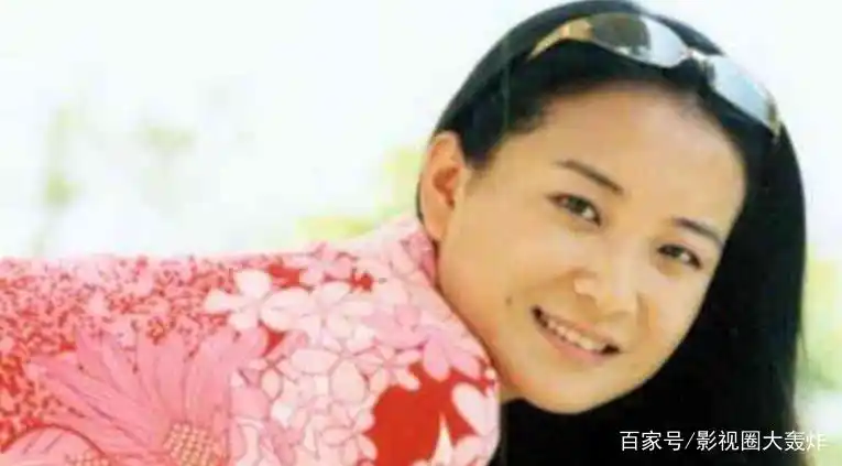 贾玲称自己是校花,看到旧照后,观众:没骗人!