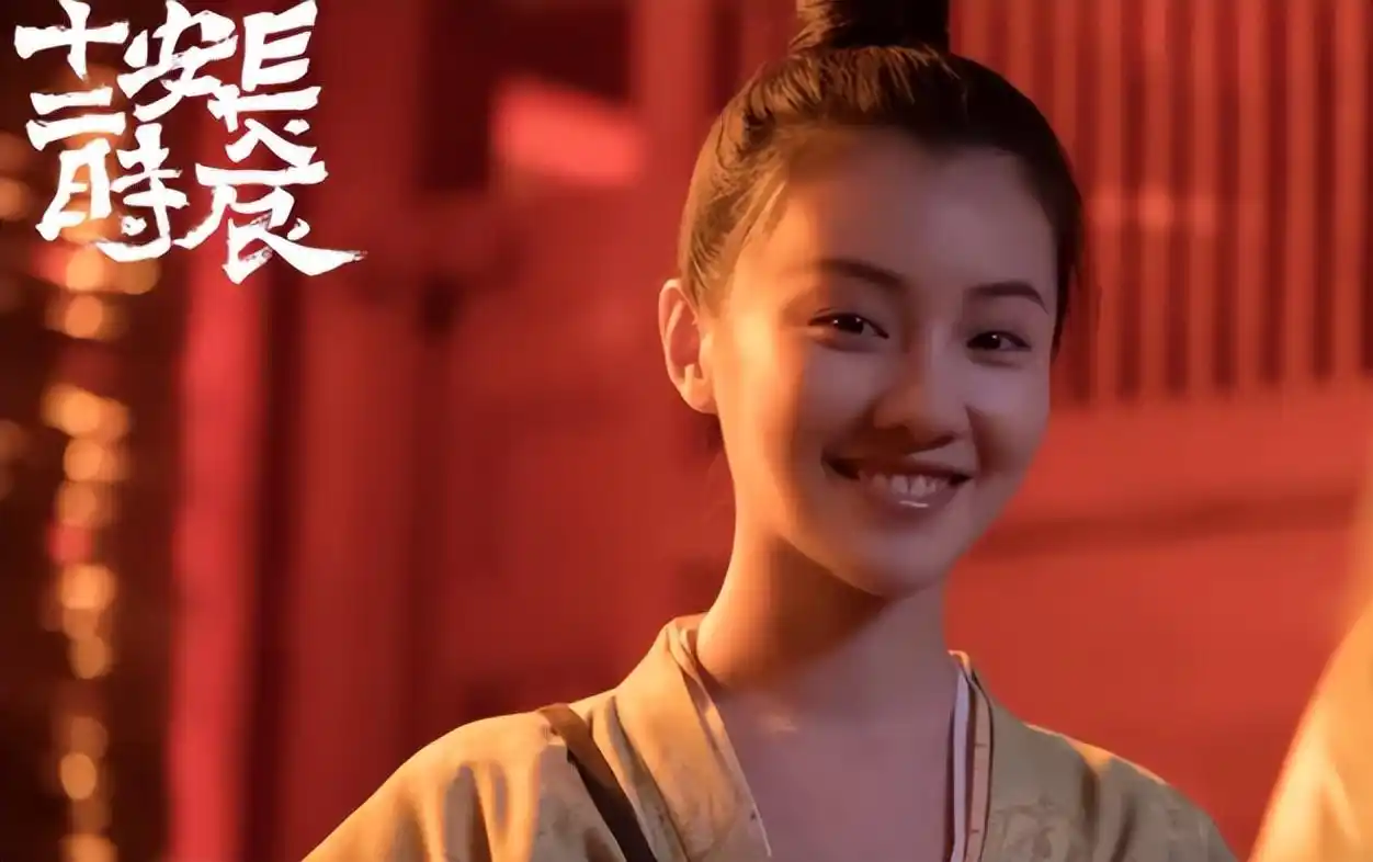 氧气美女王鹤润:为拍戏剪光头,出演《知否》爆红