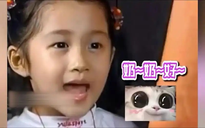 关晓彤小时候能有多逗,说着一口京腔吐槽爸妈,从小就是社牛