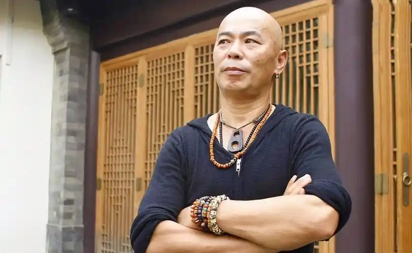 到,这个名字的背后不仅是一个男性,还是著名武打演员李连杰的专门替身