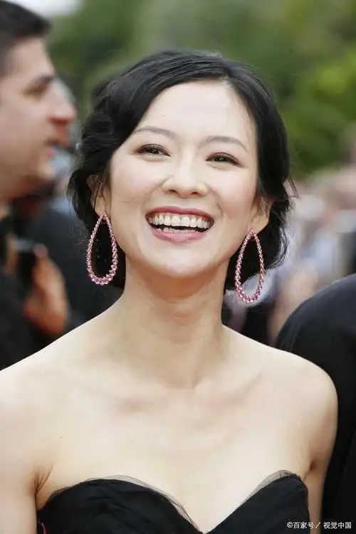 耳环大小与脸部显小:章子怡的观点探析