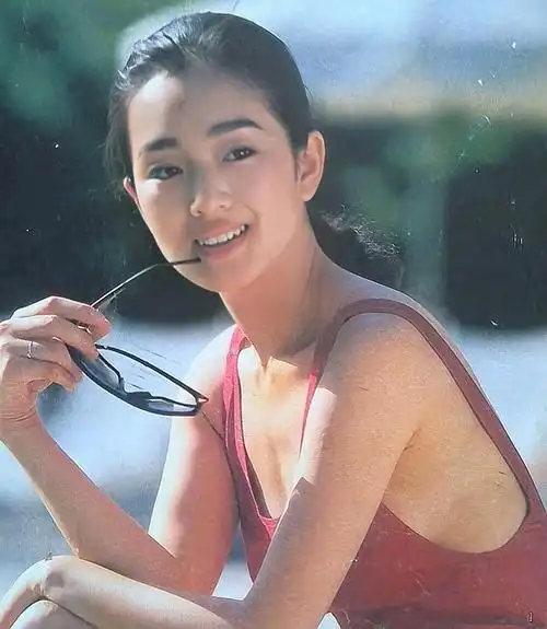 面对巩俐的艺术追求,不论是赵英还是巩力泽都很支持,可在1983年高考