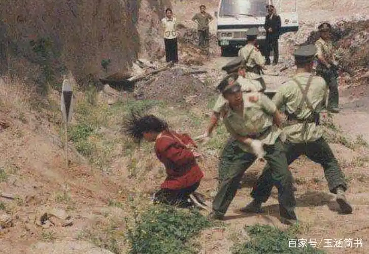 八十年代的严打行动,现场老照片