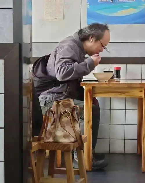 53岁窦唯近照曝光:"穷困潦倒,已成仙" !