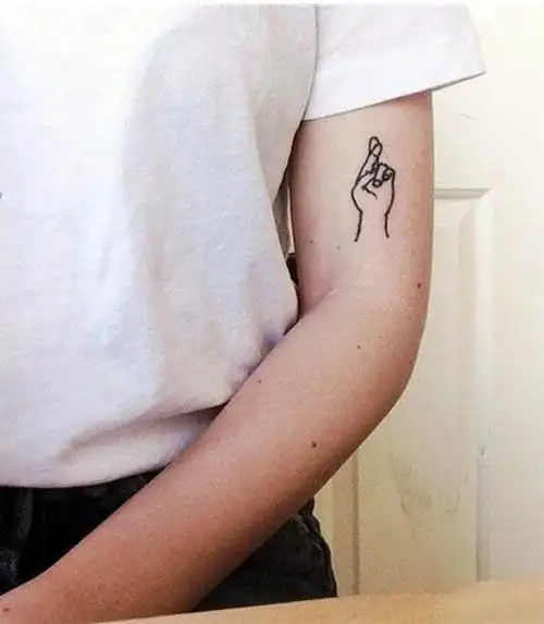 清新而又简单的线条纹身图案910