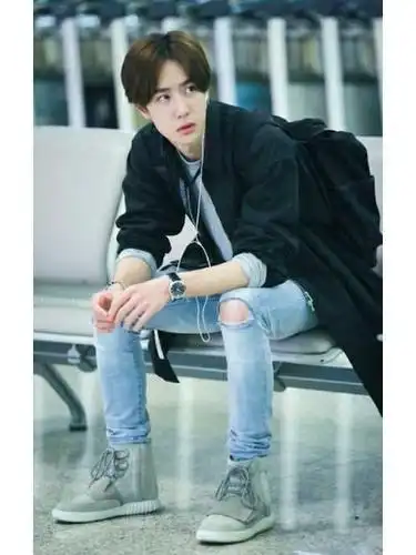 盘点王一博同款球鞋最爱aj椰子百搭