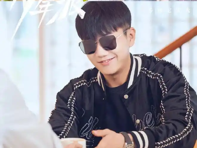 《少年派2》:江天昊明知小昭的心意,为何却又频频装傻?