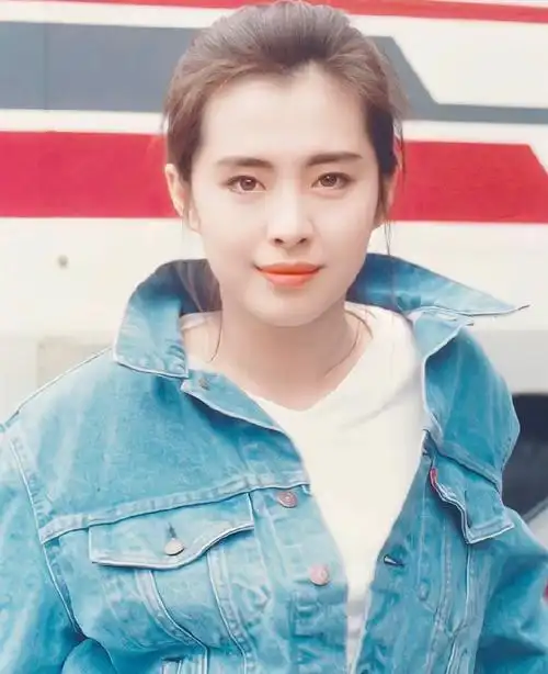 王祖贤0131生日快乐##57岁王祖贤素颜自拍