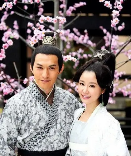 【那些影视剧里的恋人】《倾世皇妃》林心如和严宽. .