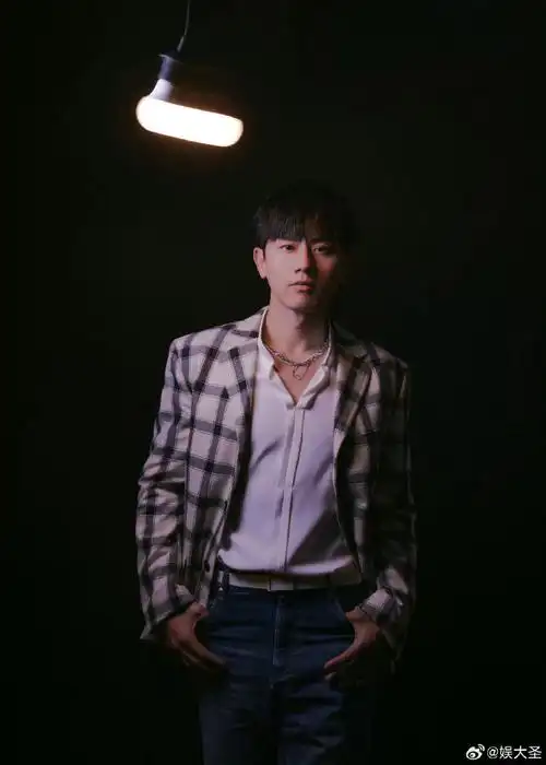 张杰工作室视频拍的比照片好看