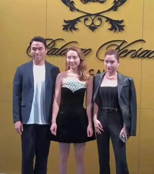 何超欣和霍启山参加同场活动何超琼霍震霆奚梦瑶也出镜了