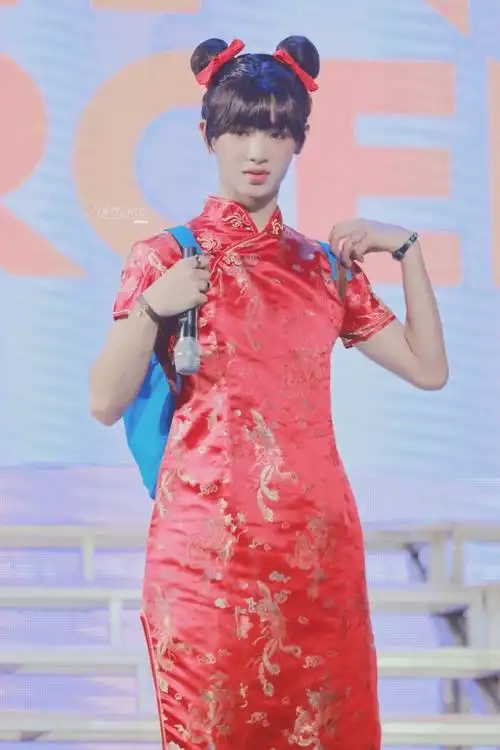 黄明昊justin 贾富贵 图cr水印