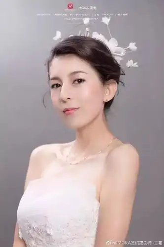 西安这一组中乌混血美女模特的化妆照,你喜欢么?