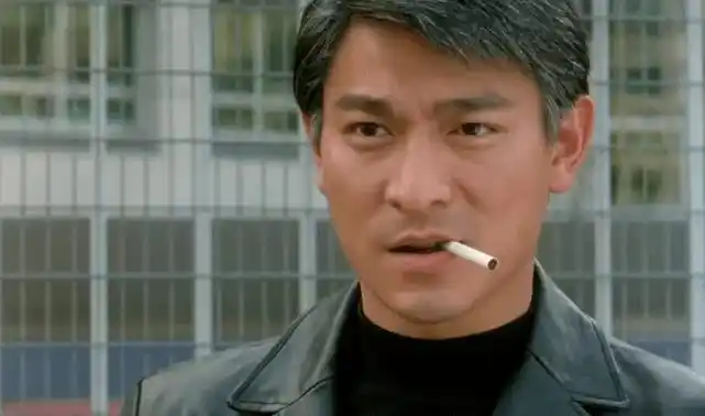 盘点影视作品中抽烟画面,刘德华帅气,郑则仕令人眼花缭乱,他成为经典!