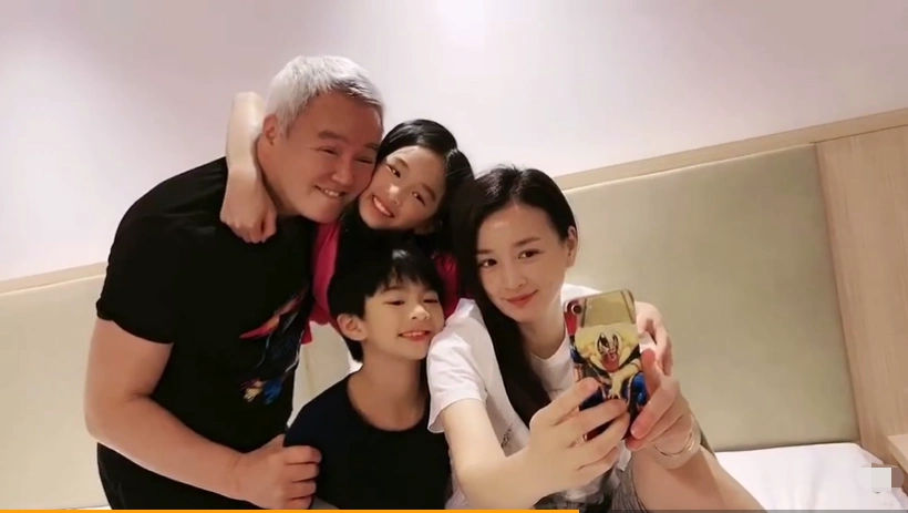 张庭夸女儿长得美,林瑞阳前妻一边高调晒高颜值儿女,双方反差大