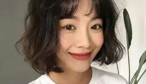 女生短发烫发流行款时尚girl爱短卷发发型