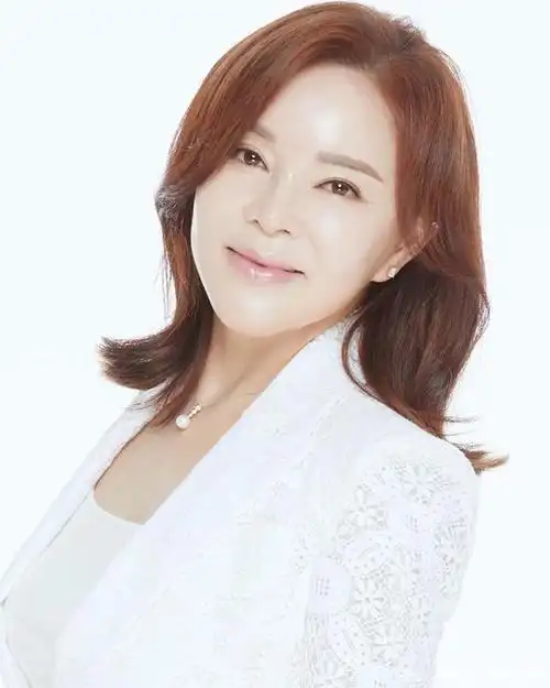 韩国篮球明星李忠熙自爆收到顶级进口车 现金1亿元礼物