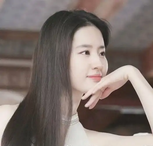 刘亦菲有哪些图适合做头像? - 知乎