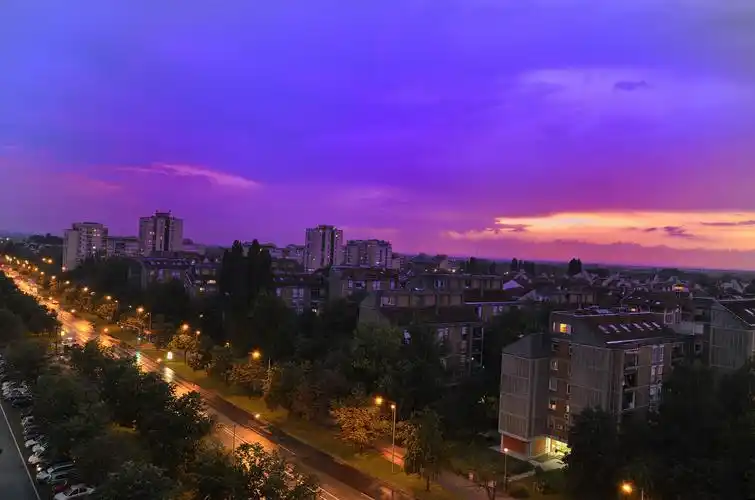 房屋,道路,傍晚,novi sad juzhna bachka,塞尔维亚,街灯,城市,照片