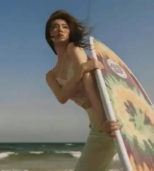 著名女星徐璐泳装大片曝光!后背仅绑两根细绳,皮肤细嫩白到发光