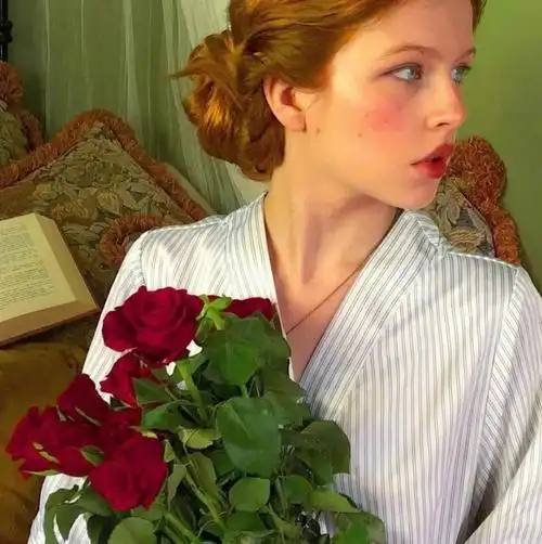 复古文艺女头像