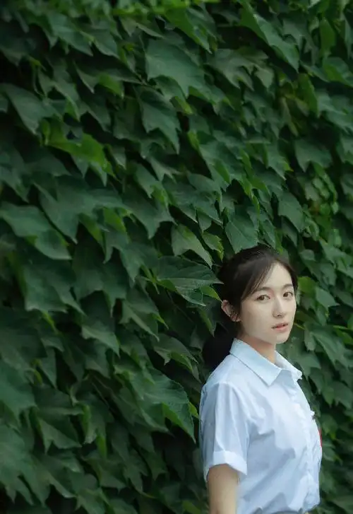 李兰迪清纯校服写真图片