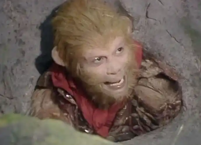 在86版西游记中,孙悟空一生最黑暗的时刻,莫过于被压在五行山下的500