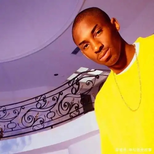 1996年科比有多帅?看完这6张照片,每一个少女都忍不住尖叫!