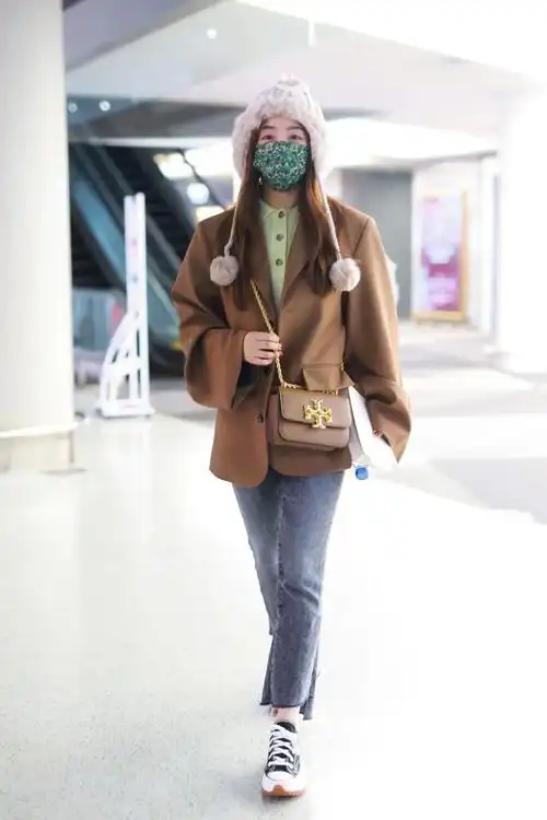 盘点近期明星机场穿搭春天来了来看看她们怎么穿的