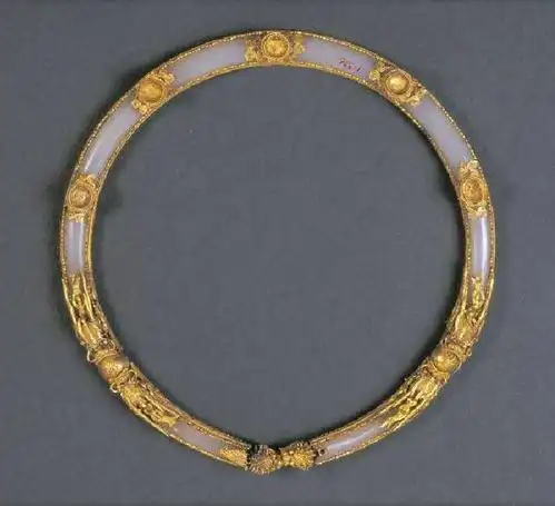 金器金镶玉龙戏珠纹项圈