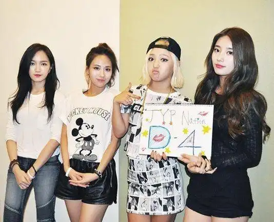 jyp家族演唱会倒计时missa晒合照宣传