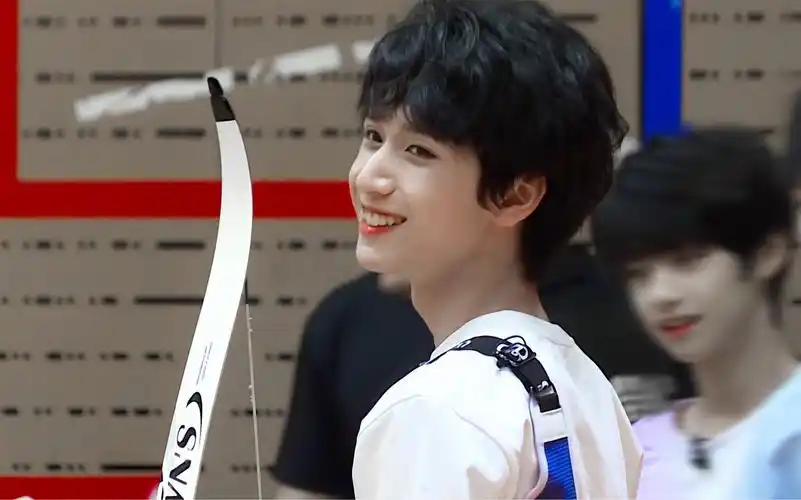 严浩翔校草运动场蛊人记录弟弟射箭击中的不是靶心是我的心