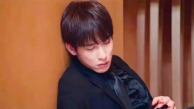 他在逆光中告白江浩下线甜甜的爱情没有了