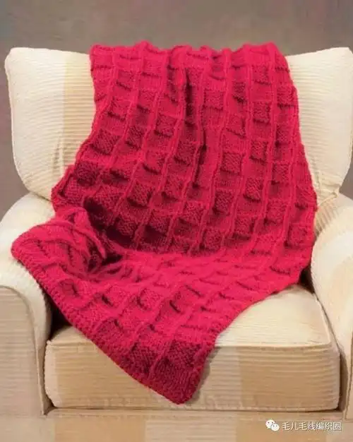 本期分享的棒针毛毯编织款式,花样组合很大气,看似复杂,其实很简单