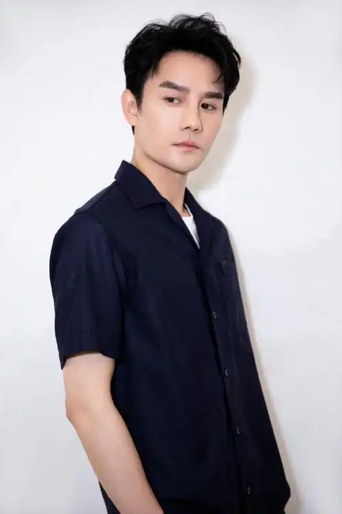 中坚毅英武的靖王萧景琰,他就是专注演戏,低调生活的优秀演员@王凯k