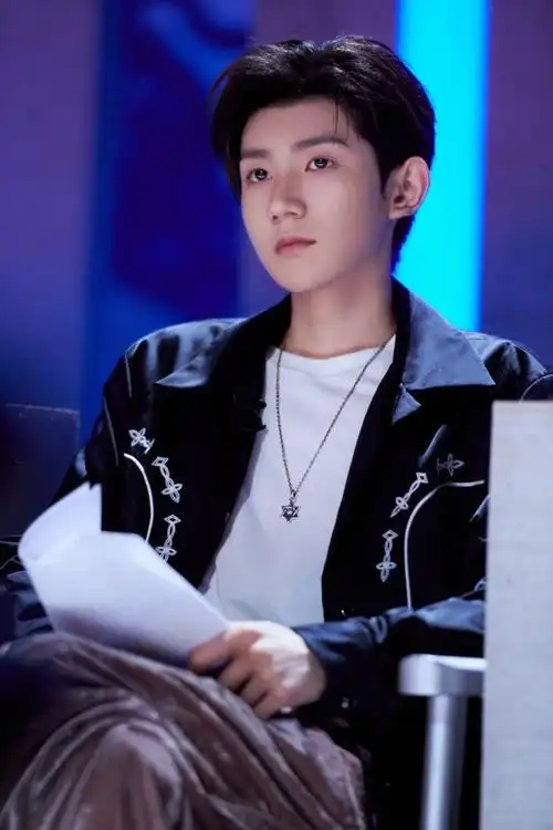 王源//2021,景从云集插图