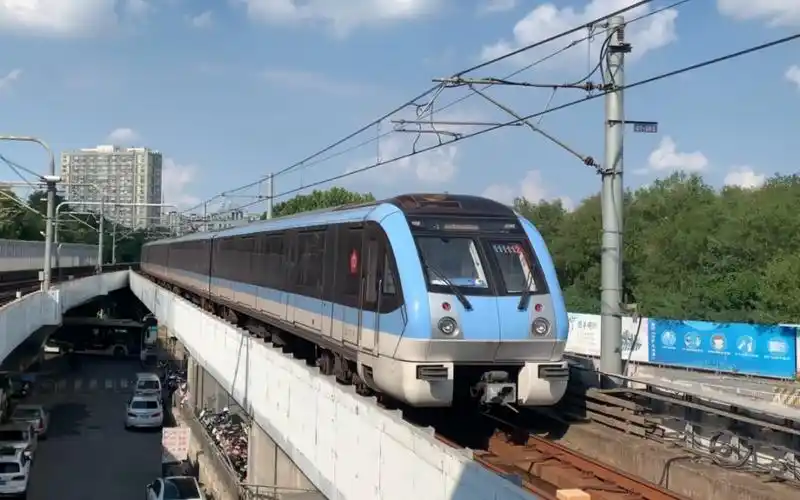 【南京地铁】1号线nj01-04型111112上行出安德门