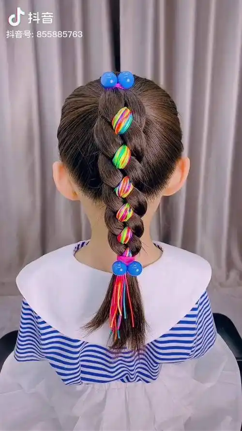 彩绳四股铜钱辫教程～好炫彩的辫子儿童编发 彩绳编发热门_辫子_教程