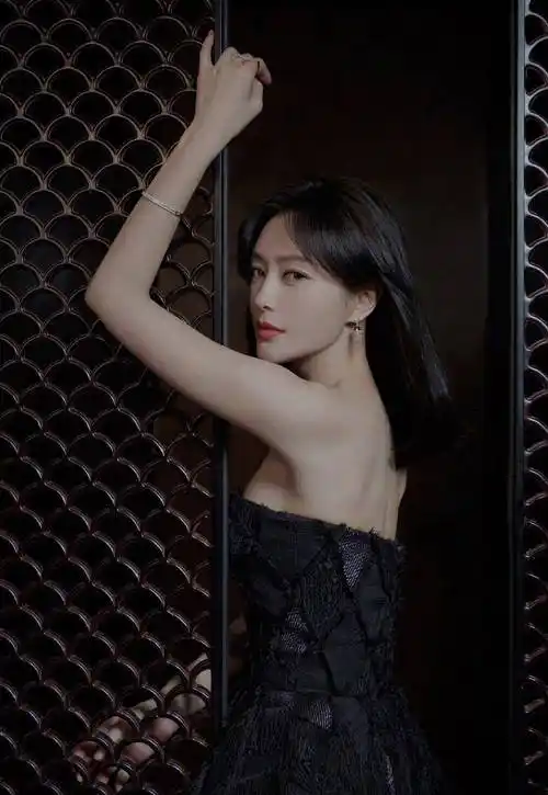 原创秦岚真的太会穿了礼服裙美得太高调每一套都超美显气质