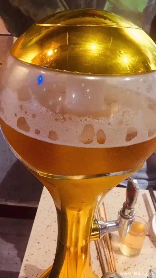 没开车,干一杯冰啤酒