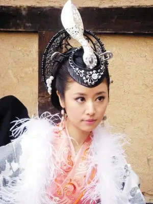 中的妲己是一向以楚楚可怜,弱不禁风形象示人的林心如饰演