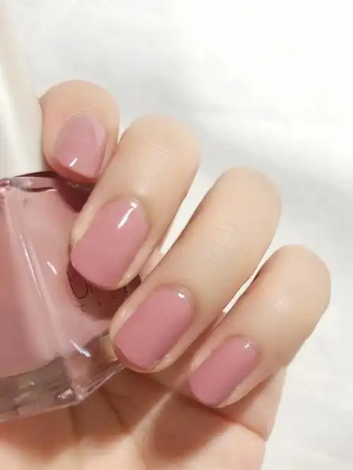 粉粉嫩嫩蔷薇粉指甲油