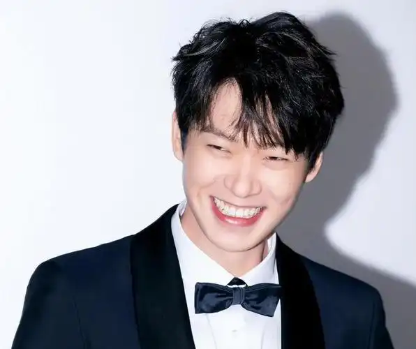 却拿不出一首像样的代表作,这8位明星太尴尬|杨紫|杨幂|张艺兴|魏大勋