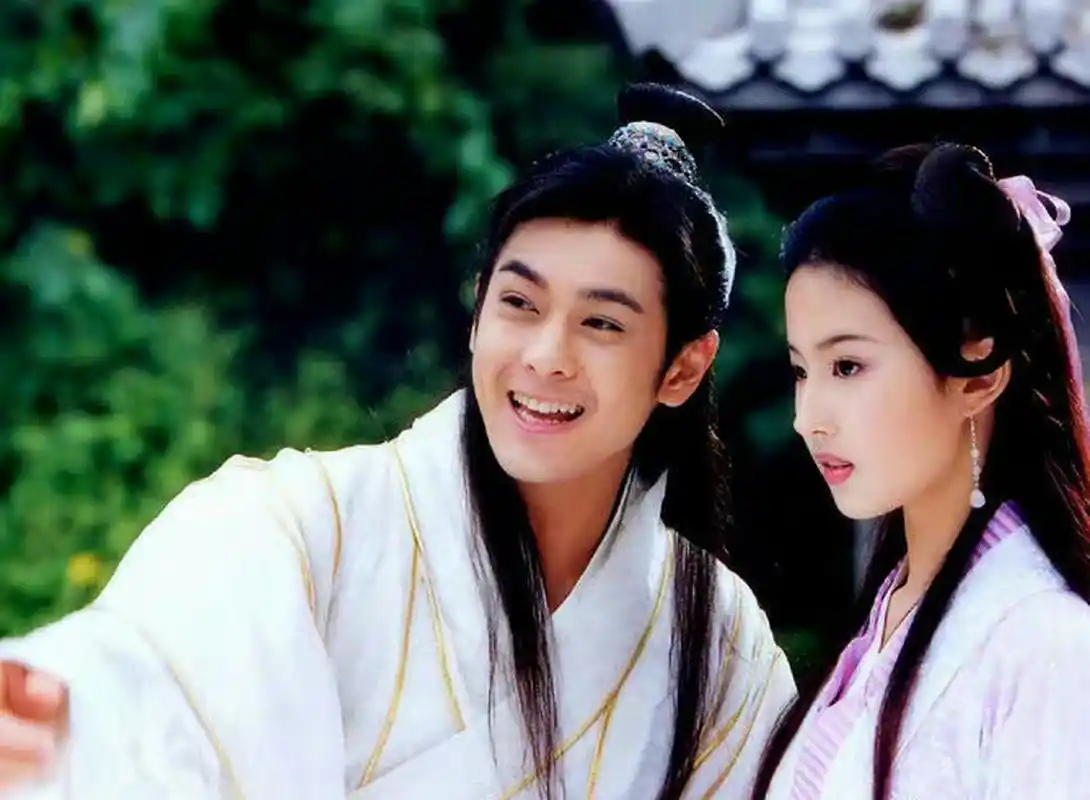 有网友晒出了20年前《天龙八部》时期拍的林志颖和刘亦菲,林志颖真的