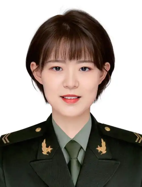 于陆军某区,服役期间,获优秀义务兵,优秀共青团员,优秀表演个人等荣誉