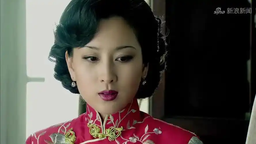 旗袍:丁默群脚踏两只船,当汉奸还联系老蒋,太不是东西了