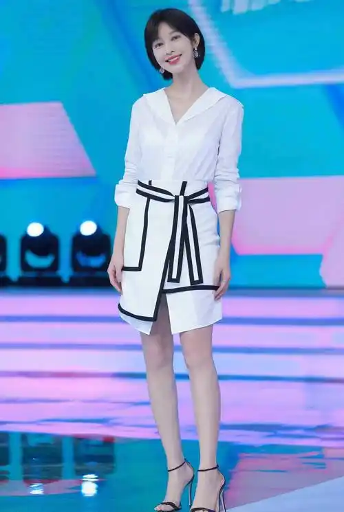 张俪女神的凉鞋美脚_高跟_白色_黑色