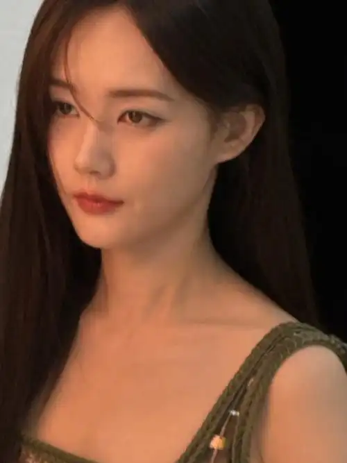 谁懂竹林绿裙真的被李一桐拿捏住了!