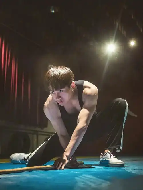 存档#成毅#现代腹肌胸肌大集合    看完古装看现代  一次看个够  成毅