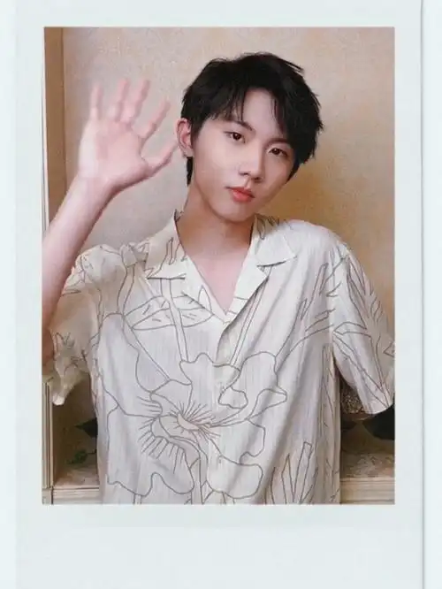 嘉祺秋日拍立得